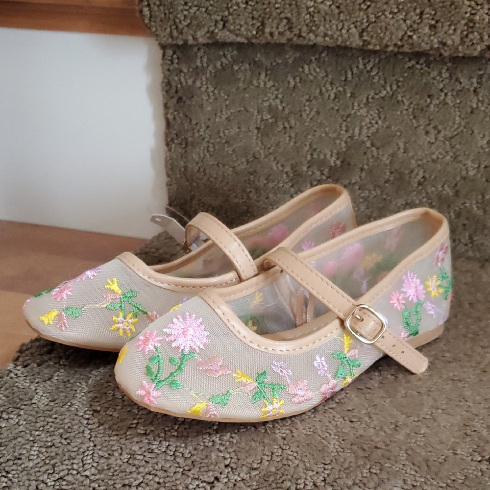 Falls Creek Beige Floral Embroidered Mary Jane Shoes
